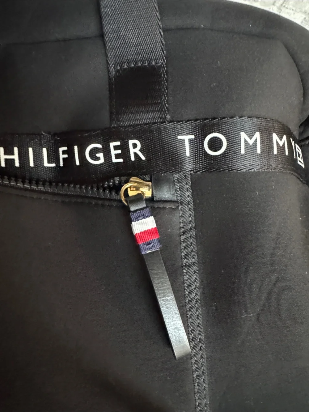 Tommy Hilfiger Black Logo-Trim Duffel Bag
